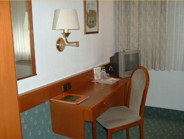 Hotel Luga Nürnberg Szoba fotó