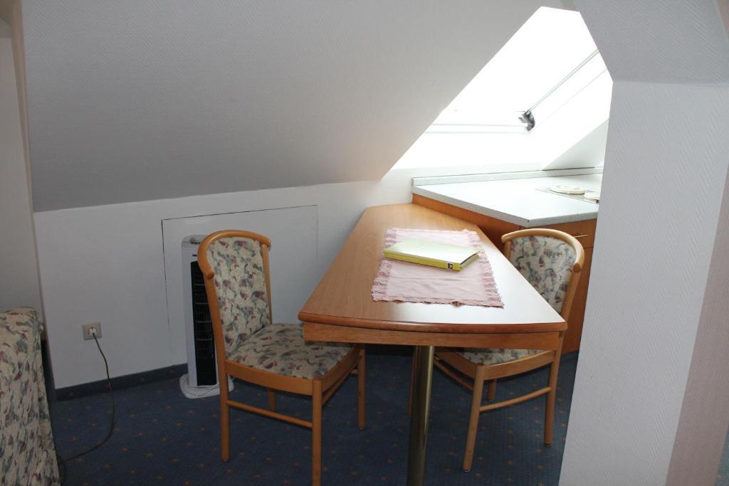 Hotel Luga Nürnberg Szoba fotó